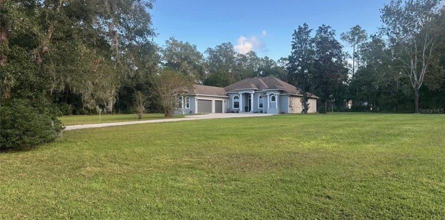 House in DeLand, Florida 3 bedrooms, 267.37 sq.m. № 1427845