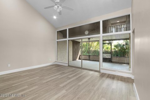 Condo in Winter Garden, Florida, 4 bedrooms in LAKESHORE  № 801044 - photo 11