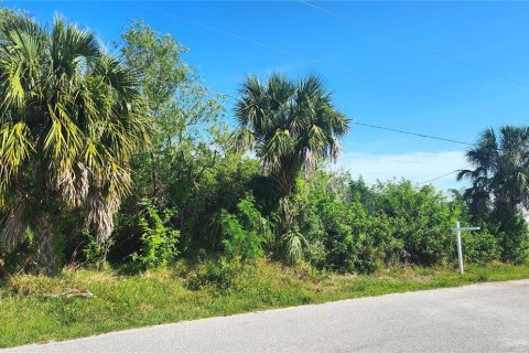 Terreno en venta en Port Charlotte, Florida № 1131286 - foto 1