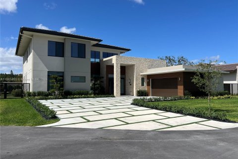Villa ou maison à vendre à South Miami, Floride: 5 chambres, 443.7 m2 № 1162164 - photo 1
