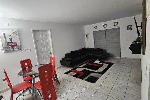 Condo in Hialeah, Florida, 3 bedrooms  № 1331908 - photo 3