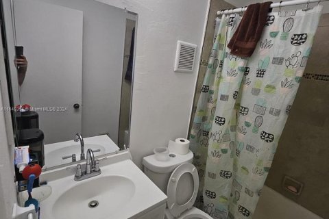 Condo in Hialeah, Florida, 3 bedrooms  № 1331908 - photo 6