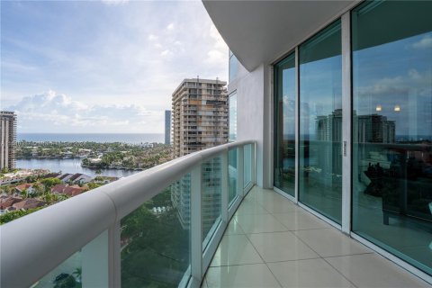 Condo in Aventura, Florida, 2 bedrooms  № 1330836 - photo 2