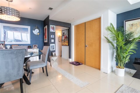 Condo in Aventura, Florida, 2 bedrooms  № 1330836 - photo 23