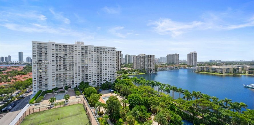 Condo in Aventura, Florida, 2 bedrooms  № 1330833