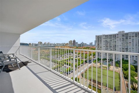 Copropriété à vendre à Aventura, Floride: 2 chambres, 136.19 m2 № 1330833 - photo 4