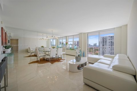 Copropriété à vendre à Aventura, Floride: 2 chambres, 136.19 m2 № 1330833 - photo 6