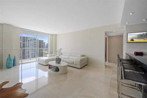 Condo in Aventura, Florida, 2 bedrooms  № 1330833 - photo 7