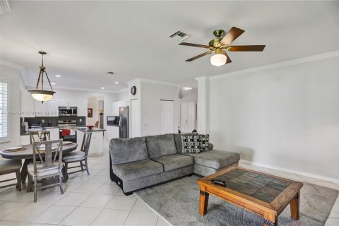 Casa en venta en Weston, Florida, 6 dormitorios, 292.27 m2 № 1331907 - foto 22