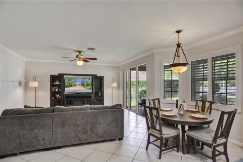 House in Weston, Florida 6 bedrooms, 292.27 sq.m. № 1331907 - photo 24