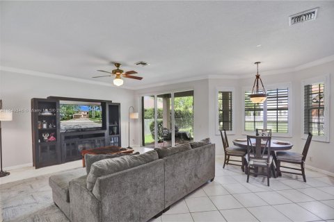 House in Weston, Florida 6 bedrooms, 292.27 sq.m. № 1331907 - photo 23