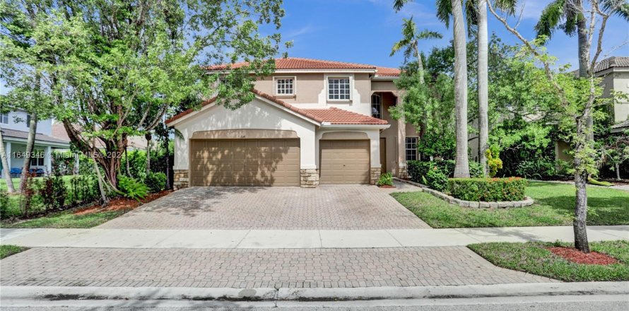 Casa en Weston, Florida 6 dormitorios, 292.27 m2 № 1331907