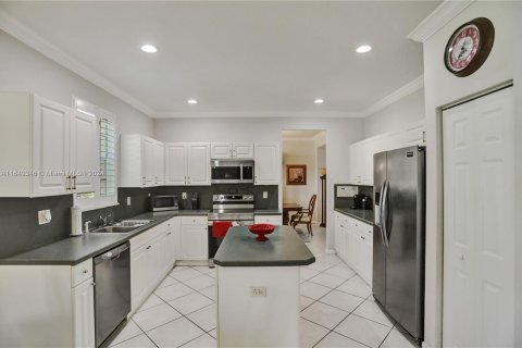 House in Weston, Florida 6 bedrooms, 292.27 sq.m. № 1331907 - photo 14