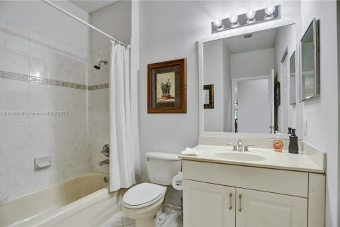 House in Weston, Florida 6 bedrooms, 292.27 sq.m. № 1331907 - photo 29