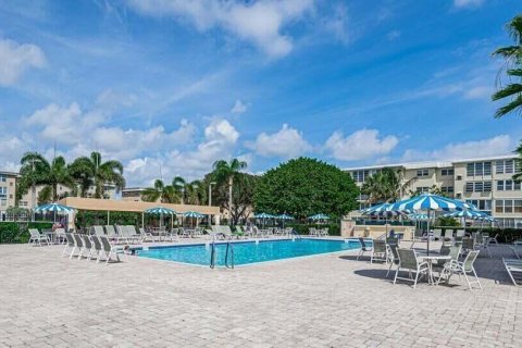 Condominio en venta en Boynton Beach, Florida, 1 dormitorio, 70.42 m2 № 1151852 - foto 15