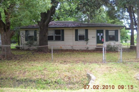 House in Jacksonville, Florida 4 bedrooms № 1215547 - photo 13