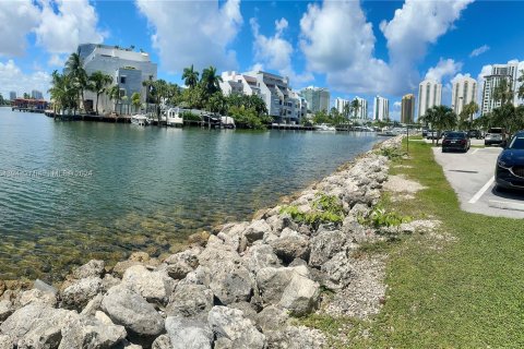 Condo in Sunny Isles Beach, Florida, 1 bedroom  № 1357217 - photo 7