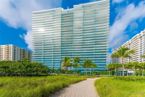 Condominio en venta en Bal Harbour, Florida, 1 dormitorio, 146.41 m2 № 1357261 - foto 19