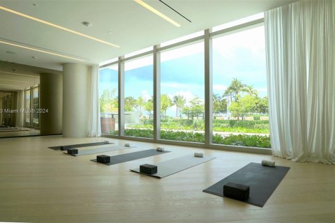 Condominio en venta en Bal Harbour, Florida, 1 dormitorio, 146.41 m2 № 1357261 - foto 28