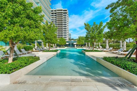 Condominio en venta en Bal Harbour, Florida, 1 dormitorio, 146.41 m2 № 1357261 - foto 24