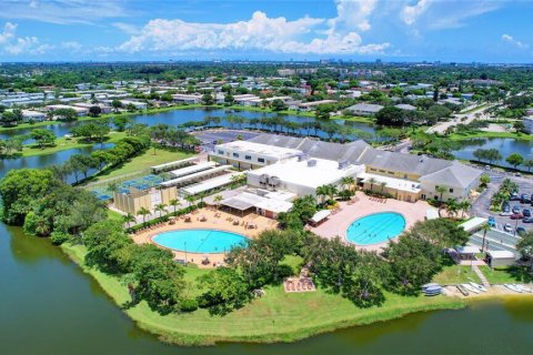 Condo in West Palm Beach, Florida, 1 bedroom  № 1135101 - photo 2