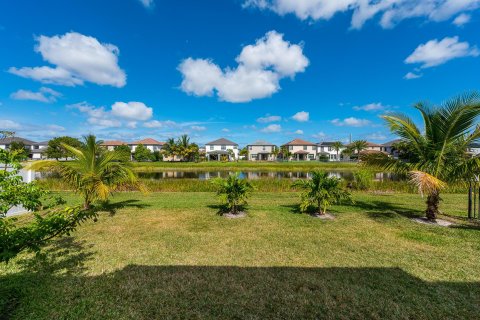 Villa ou maison à vendre à Lake Worth, Floride: 5 chambres, 260.96 m2 № 1135024 - photo 4