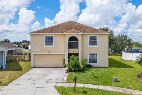 House in Davenport, Florida 4 bedrooms, 283.17 sq.m. № 1384898 - photo 1