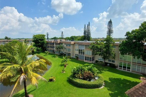 Condo in Lauderdale Lakes, Florida, 2 bedrooms  № 944989 - photo 21