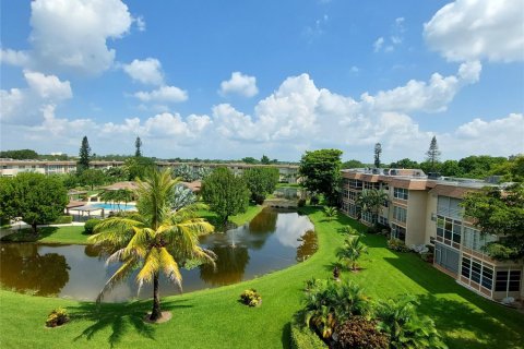 Condo in Lauderdale Lakes, Florida, 2 bedrooms  № 944989 - photo 29