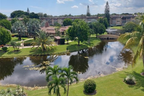 Condo in Lauderdale Lakes, Florida, 2 bedrooms  № 944989 - photo 5