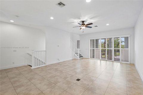 Townhouse in Palm Beach Gardens, Florida 3 bedrooms, 263.84 sq.m. № 1236681 - photo 7