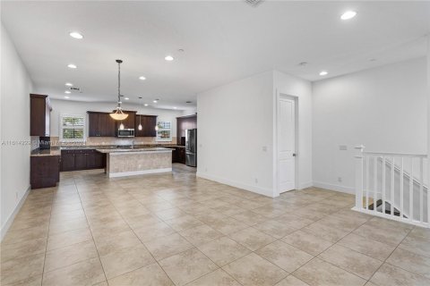 Townhouse in Palm Beach Gardens, Florida 3 bedrooms, 263.84 sq.m. № 1236681 - photo 6