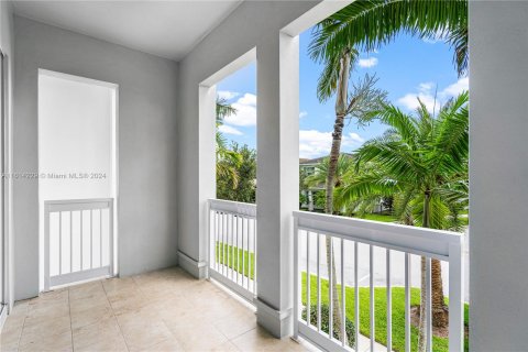 Townhouse in Palm Beach Gardens, Florida 3 bedrooms, 263.84 sq.m. № 1236681 - photo 15