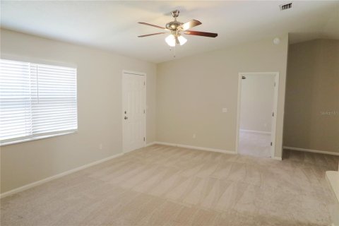 House in Keystone Heights, Florida 3 bedrooms, 118.54 sq.m. № 1339929 - photo 13