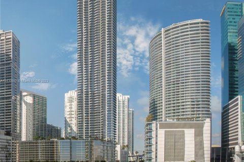 Condominio en venta en Miami, Florida, 4 dormitorios, 351.64 m2 № 654242 - foto 1