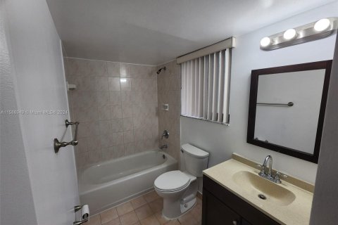 Copropriété à vendre à Miami Lakes, Floride: 1 chambre, 59.46 m2 № 1181464 - photo 10