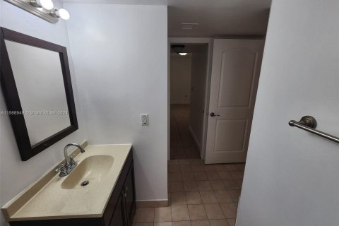 Copropriété à vendre à Miami Lakes, Floride: 1 chambre, 59.46 m2 № 1181464 - photo 11