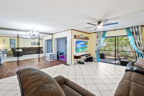 Touwnhouse à vendre à Lauderhill, Floride: 3 chambres № 1388369 - photo 7