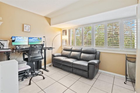 Adosado en venta en Lauderhill, Florida, 3 dormitorios № 1388369 - foto 14