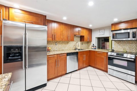 Adosado en venta en Lauderhill, Florida, 3 dormitorios № 1388369 - foto 1