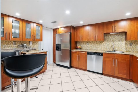 Adosado en venta en Lauderhill, Florida, 3 dormitorios № 1388369 - foto 10