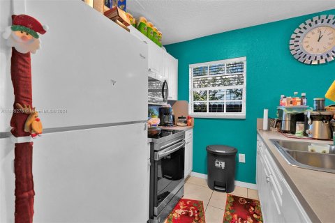 Immobilier commercial à vendre à Miami, Floride: 213.86 m2 № 1377634 - photo 20