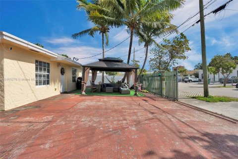 Immobilier commercial à vendre à Miami, Floride: 213.86 m2 № 1377634 - photo 15