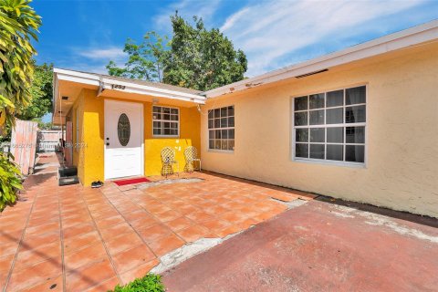 Propiedad comercial en venta en Miami, Florida, 213.86 m2 № 1377634 - foto 17