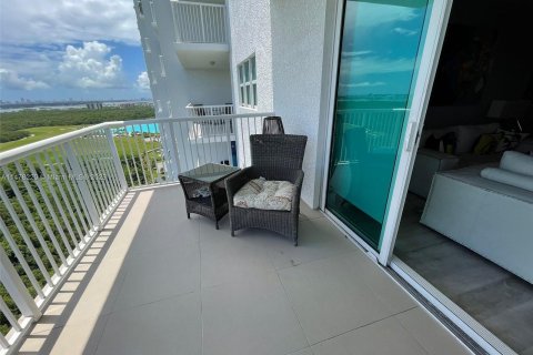 Купить кондоминиум в Норт-Майами, Флорида 2 спальни, 170.38м2, № 809651 - фото 2