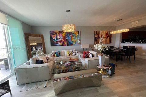 Condominio en venta en North Miami, Florida, 2 dormitorios, 170.38 m2 № 809651 - foto 3