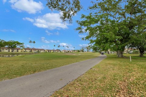 Villa ou maison à vendre à Lake Worth, Floride: 2 chambres, 189.15 m2 № 1104448 - photo 24