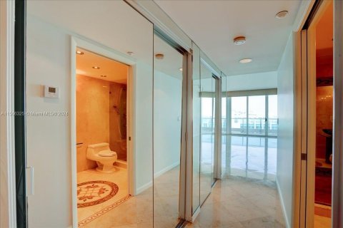 Copropriété à vendre à Miami Beach, Floride: 2 chambres, 125.42 m2 № 1102883 - photo 22