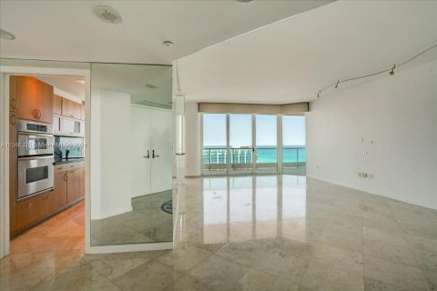 Copropriété à vendre à Miami Beach, Floride: 2 chambres, 125.42 m2 № 1102883 - photo 10