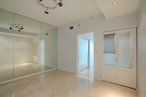 Copropriété à vendre à Miami Beach, Floride: 2 chambres, 125.42 m2 № 1102883 - photo 18